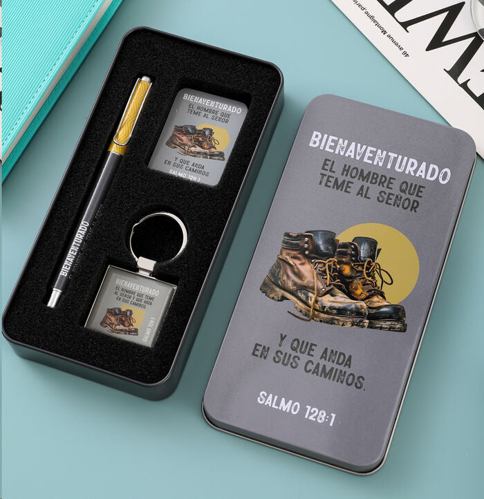 Pack bolígrafo, llavero y tarjeta en caja metálica. Bienaventurado el hombre