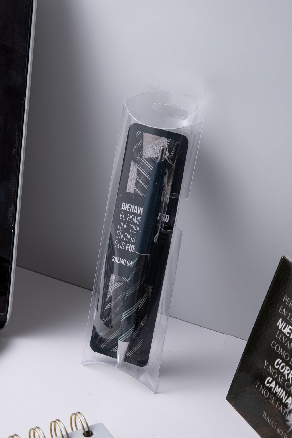 Pack bolígrafo con marcador de libro. Bienaventurado el hombre